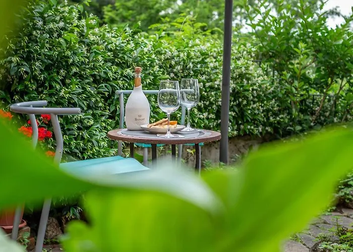 Marble - A Pochi Passi Dal Centro E Dalla Stazione Apartment *